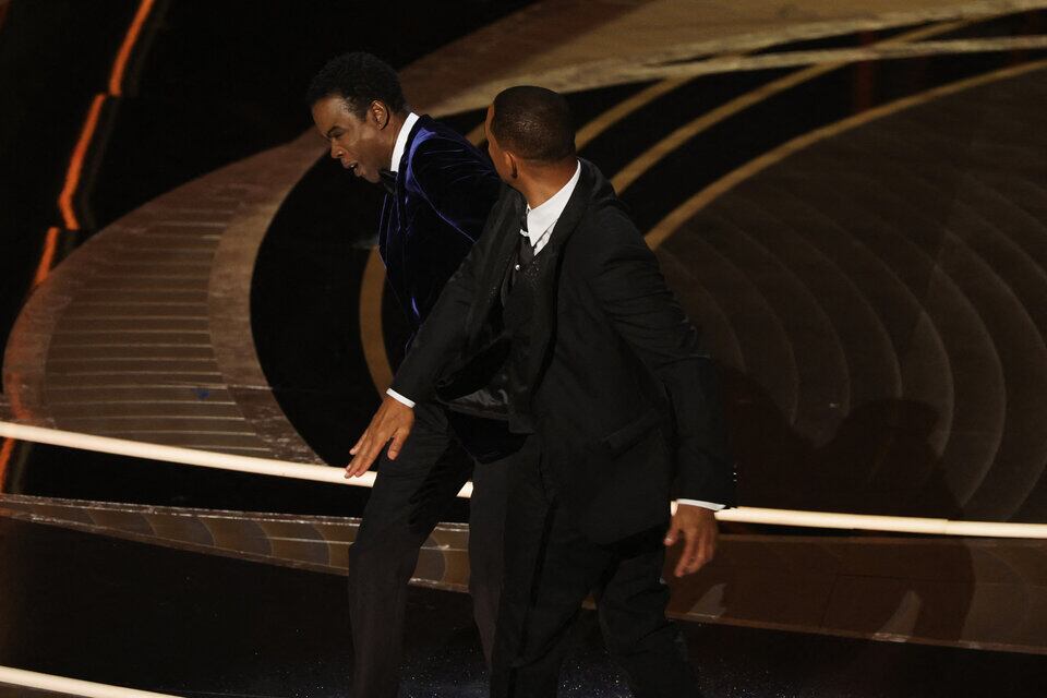 El momento polémico de la noche, cuando Will Smith abofetea a Chris Rock.