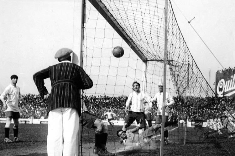 El gol de Onzari a los olímpicos uruguayos.