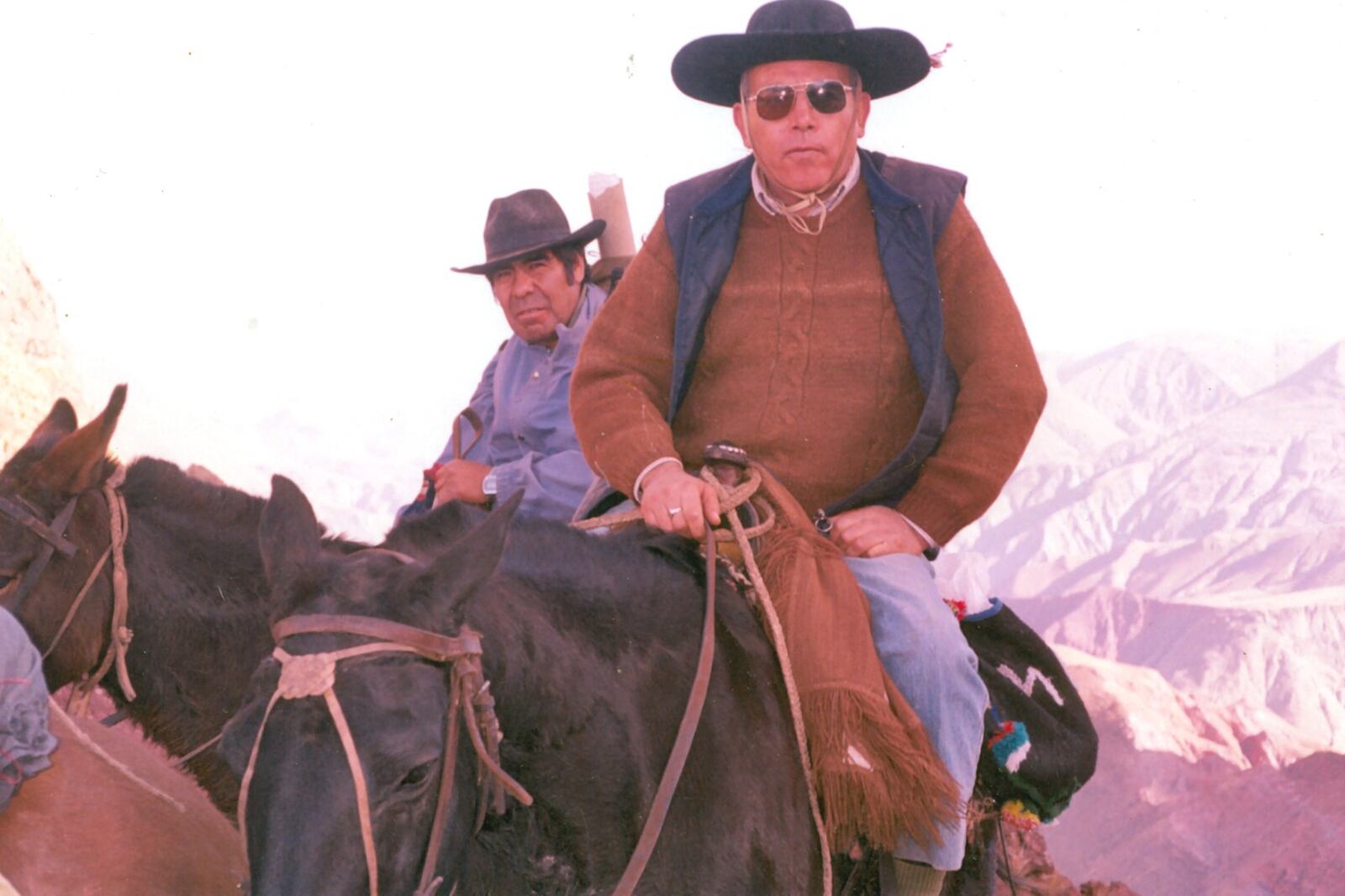 Olmedo, recorriendo en cordón montañoso del Zenta.