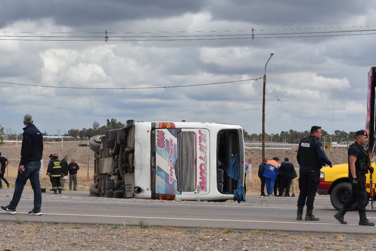 El micro había partido desde La Matanza y llevaba hinchas de varias localidades