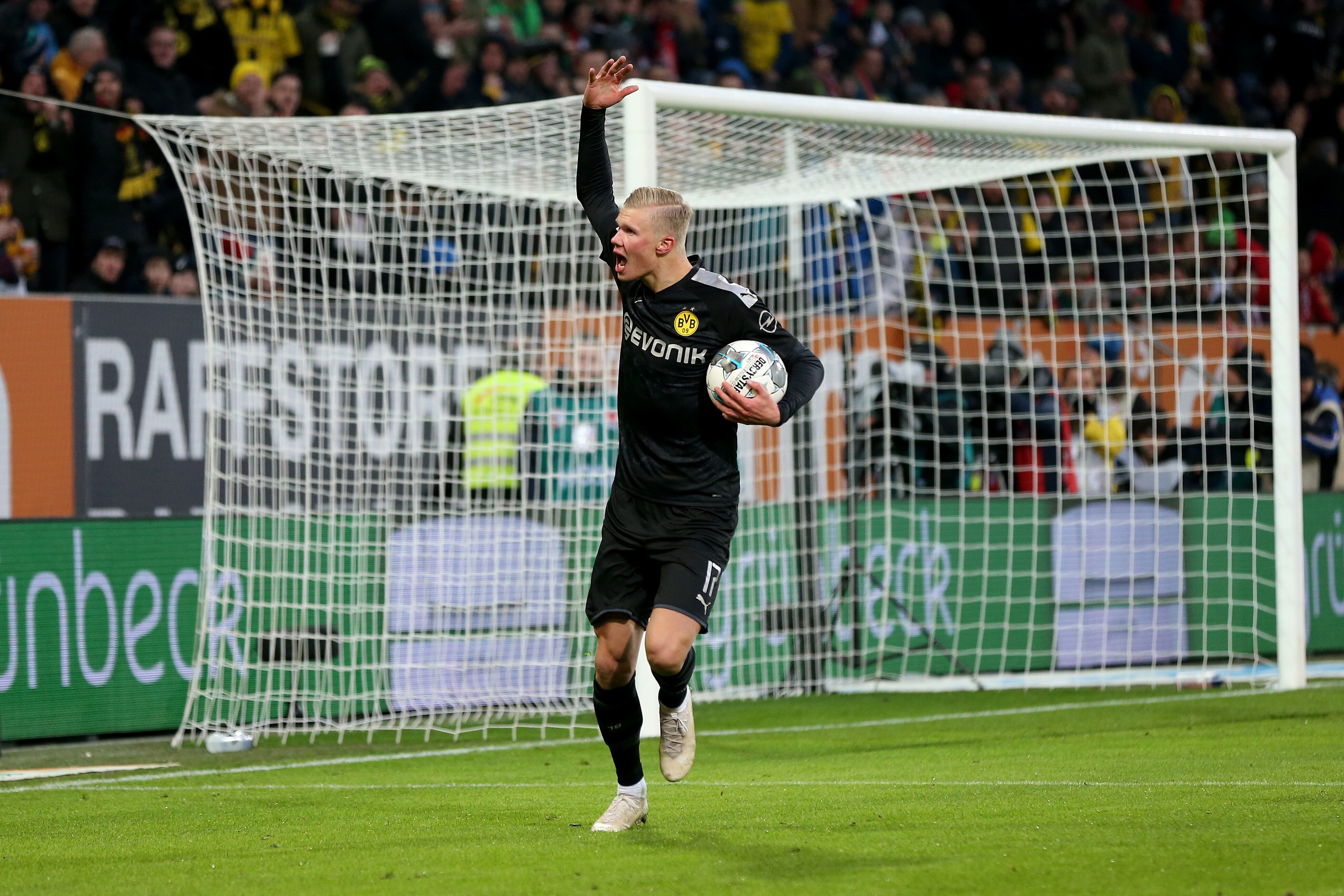 Erling Haaland jugó su primer partido y a los 20 minutos logró el primer hat-trick en Dortmund.