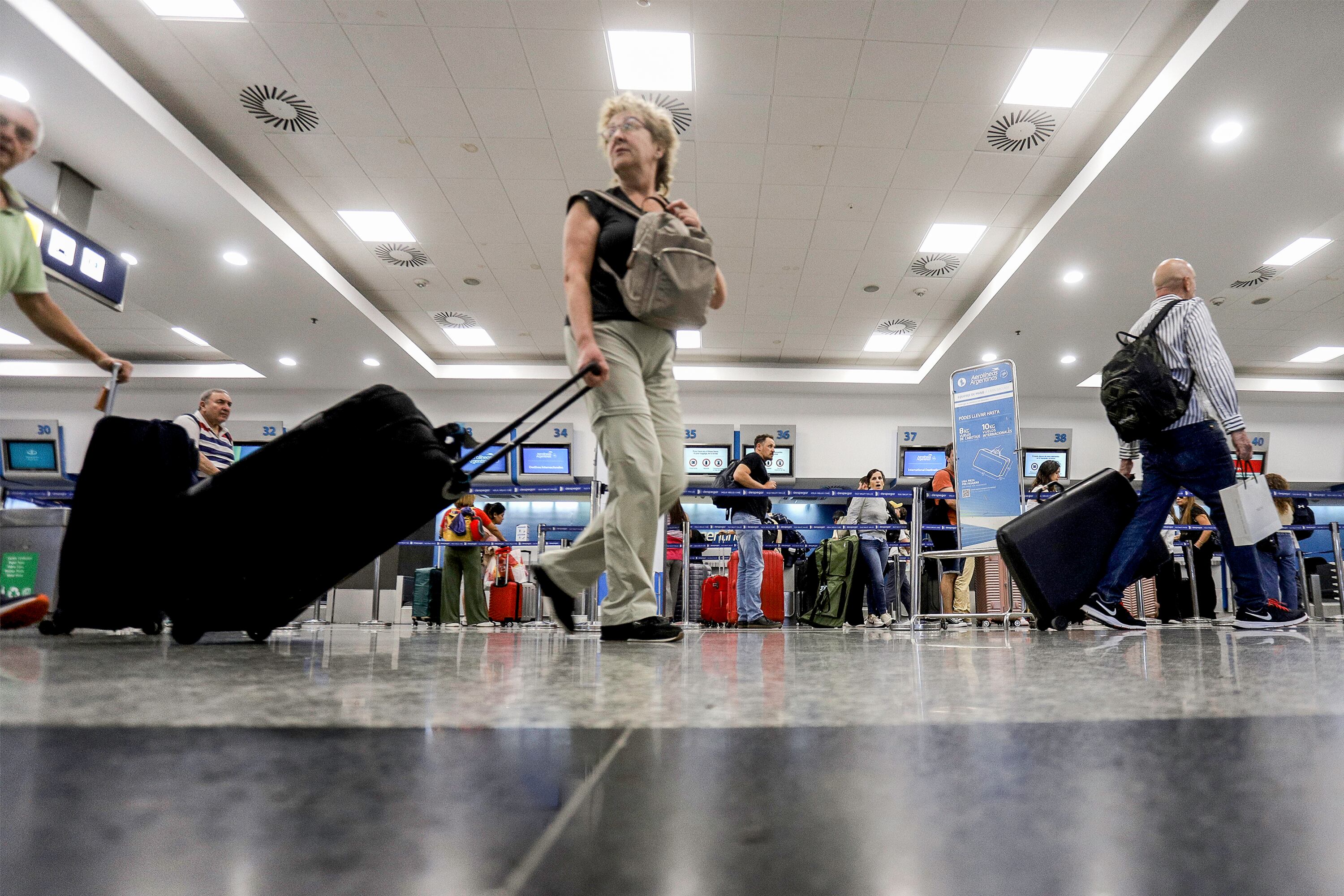 El Impuesto PAIS, implementado en 2020, aplicaba un 30 por ciento sobre compras en dólares relacionadas con viajes, ahorro y servicios contratados en el exterior.