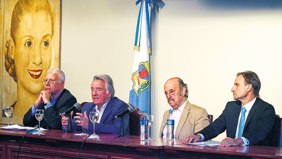 Barrionuevo y sus asociados en la intervención, que parece tener fecha de vencimiento judicial.