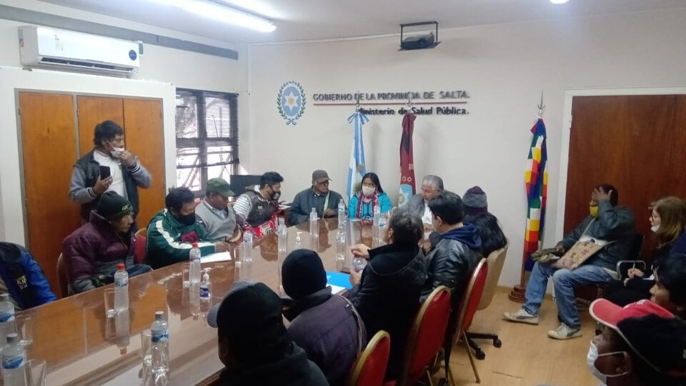 El ministro Esteban, en reunión con referentes de pueblos originarios. 