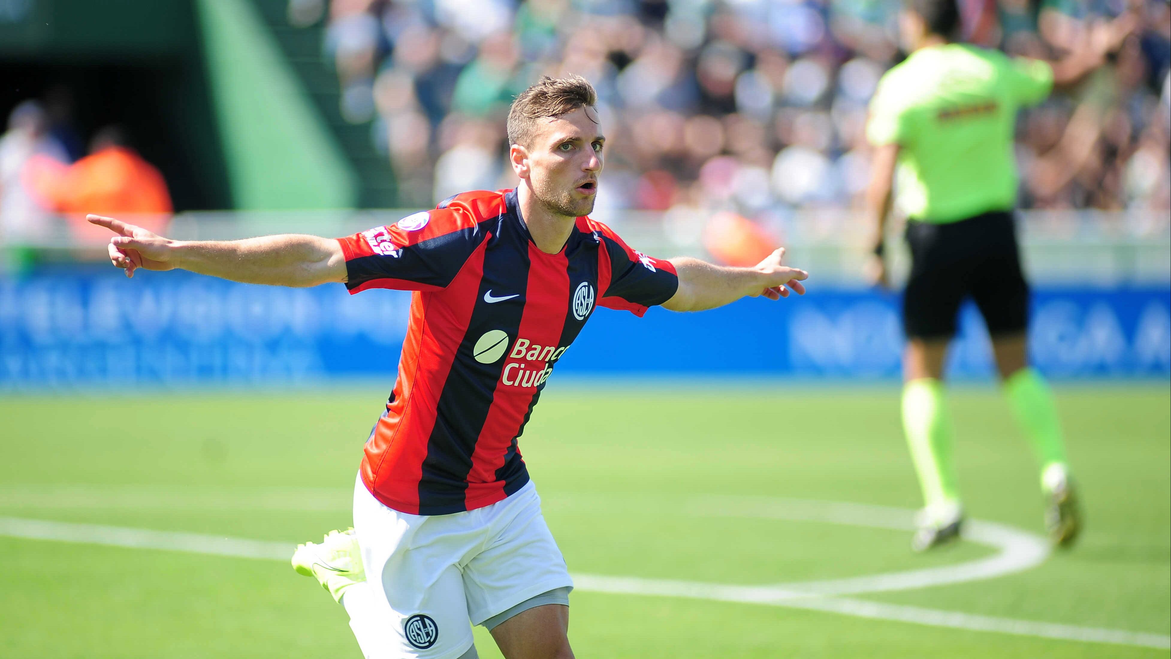 El festejo de gol de Bruno Pittón, al inicio del encuentro.