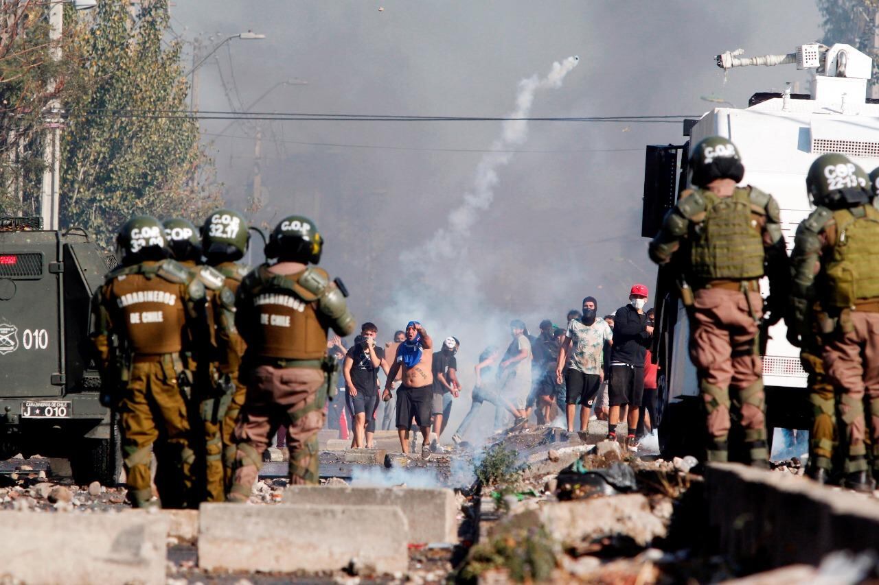 Protesta en El Bosque, un suburbio de Santiago, por la falta de alimentos.