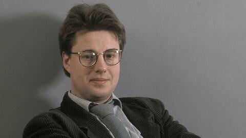 Larsson no llegó a ver el éxito de su saga ni tampoco la presunta resolución del magnicidio de Palme. 