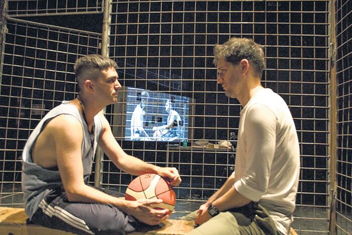 Tebas Land puede verse los viernes y los domingos en la sala de la calle México.