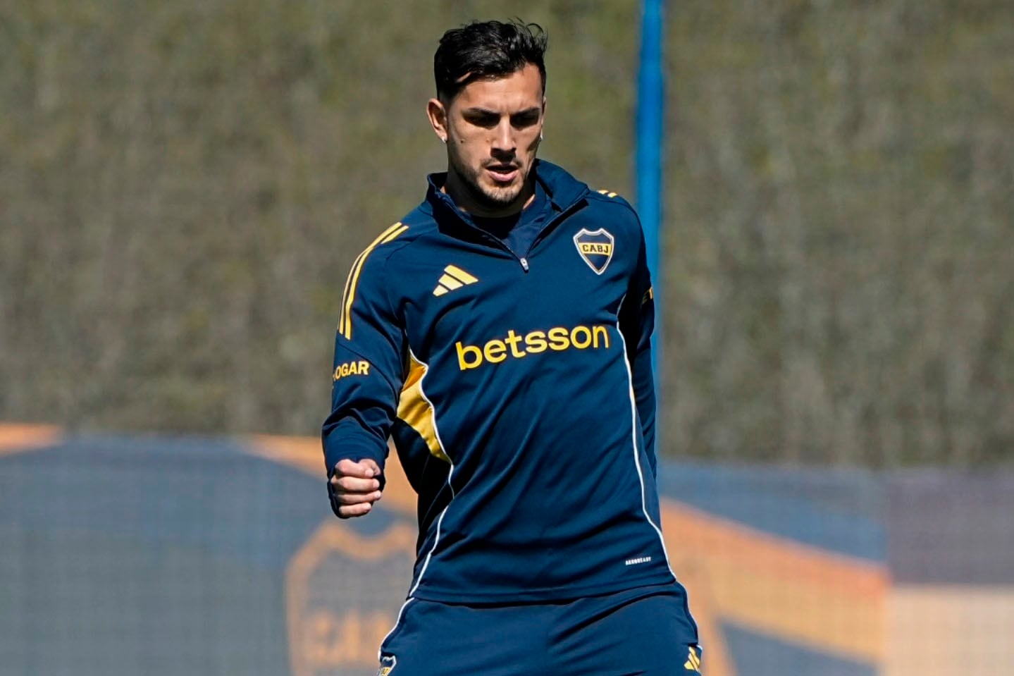 Paredes está comprometido con el presente de Boca