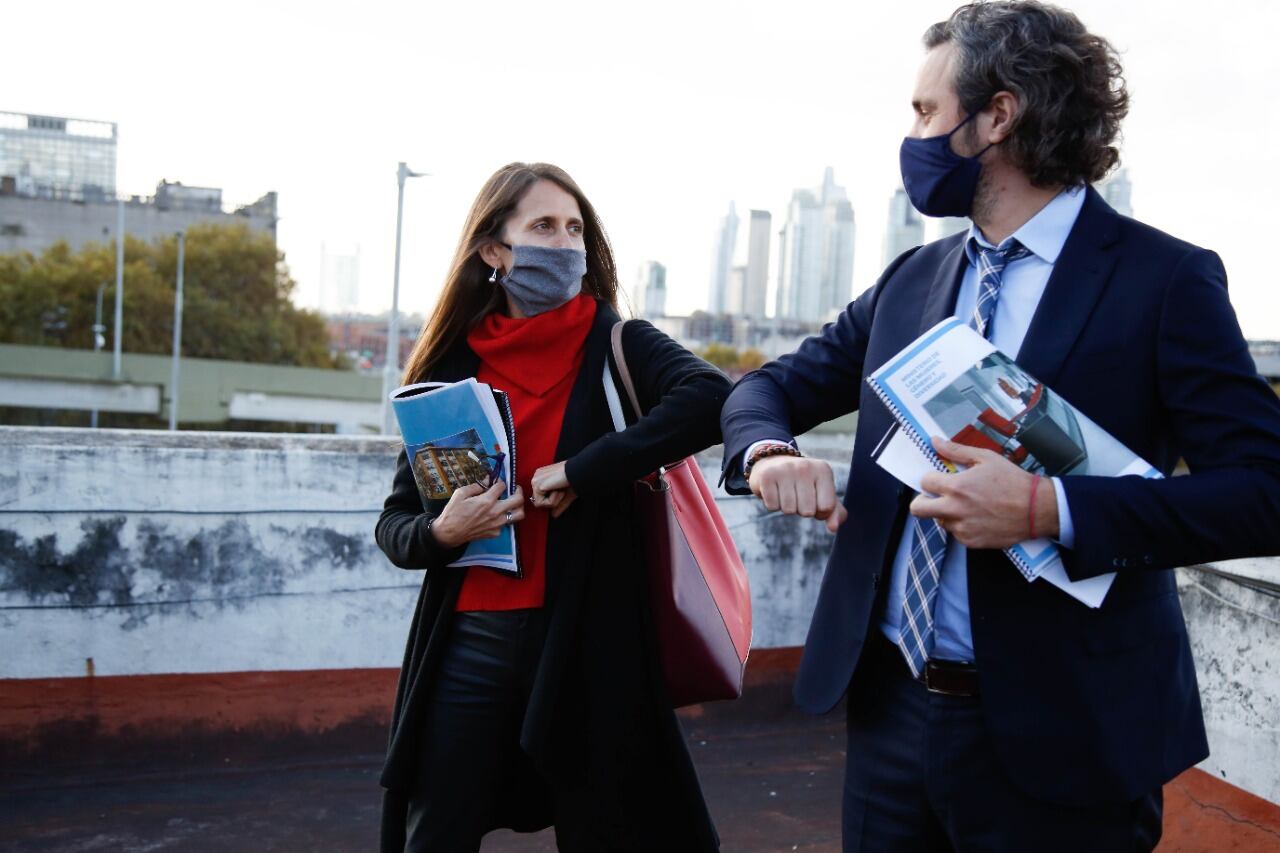 Elizabeth Gómez Alcorta y Santiago Cafiero.