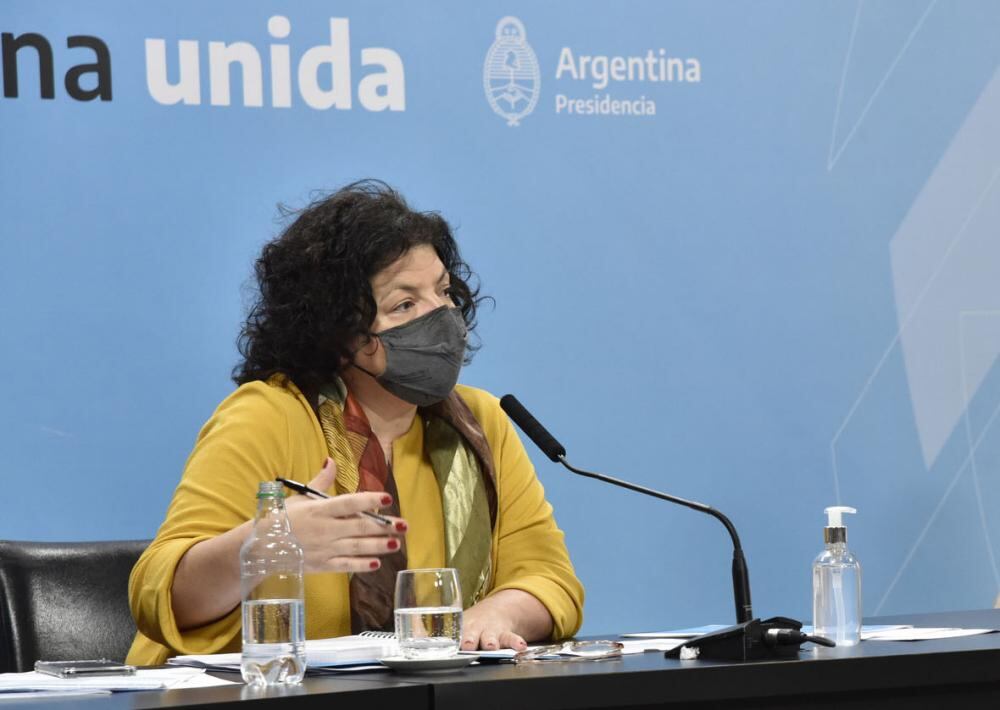 Carla Vizzotti se encuentra cumpliendo aislamiento tras su viaje al Reino Unido.