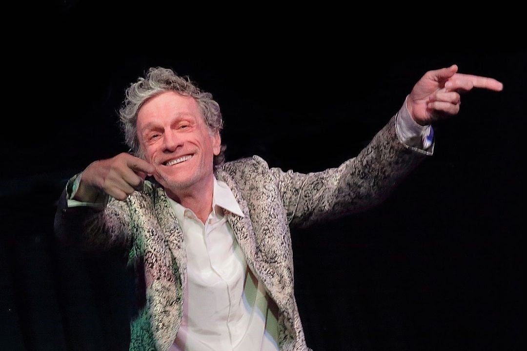 Aunque estudió Derecho durante cuatro años, finalmente decidió dedicarse por completo a la actuación