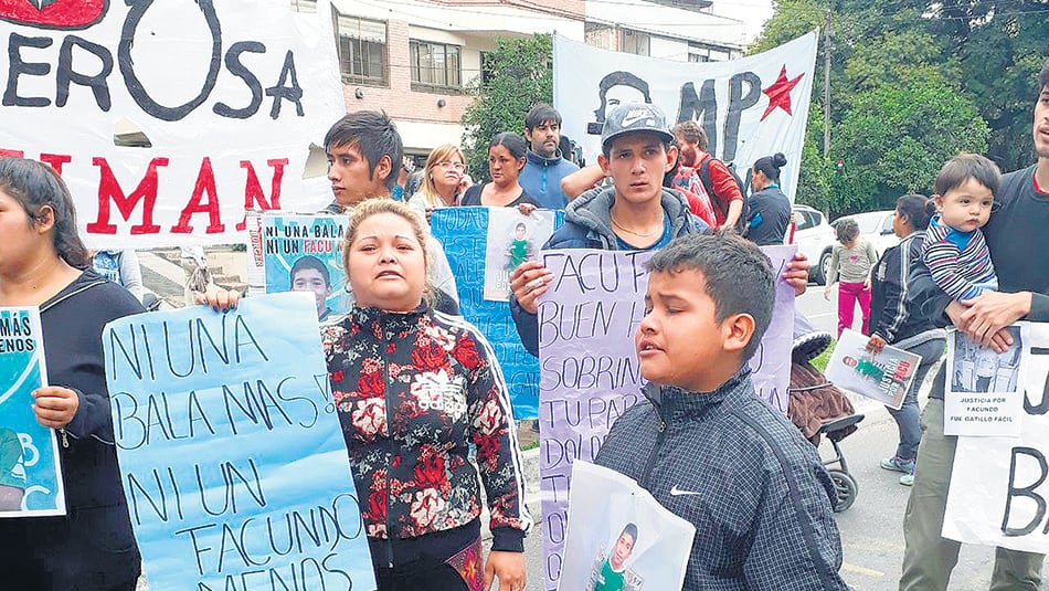 Los familiares rechazaron desde el primer momento la versión del tiroteo.