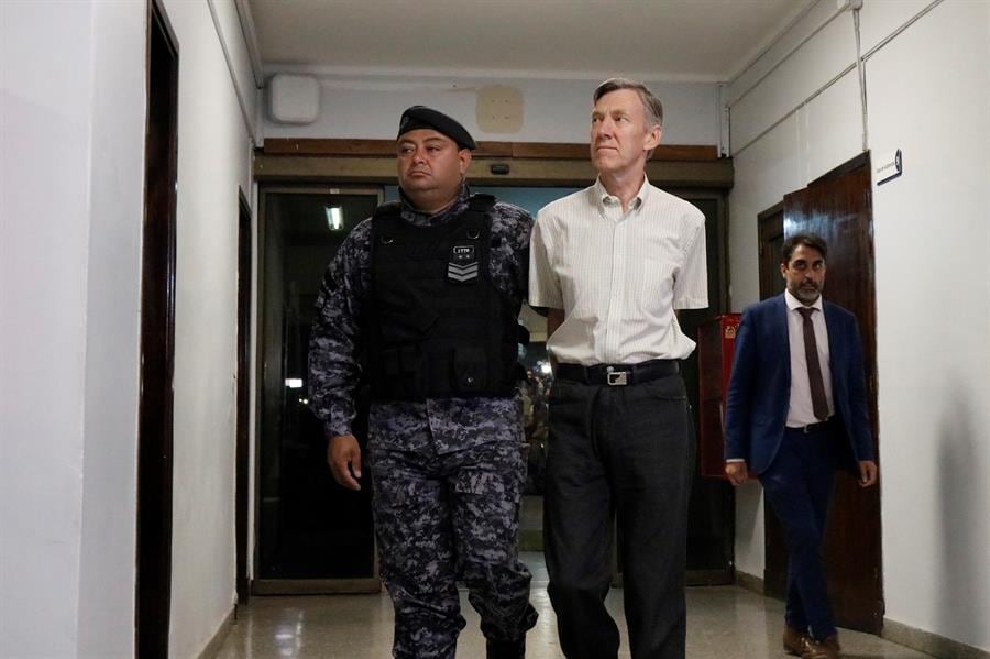 El sacerdote italiano Horacio Corbacho ingresa a la audiencia en el Tribunal Penal Colegiado Nº2 de Mendoza (Argentina), que lo condenó a 45 años de prisión. 