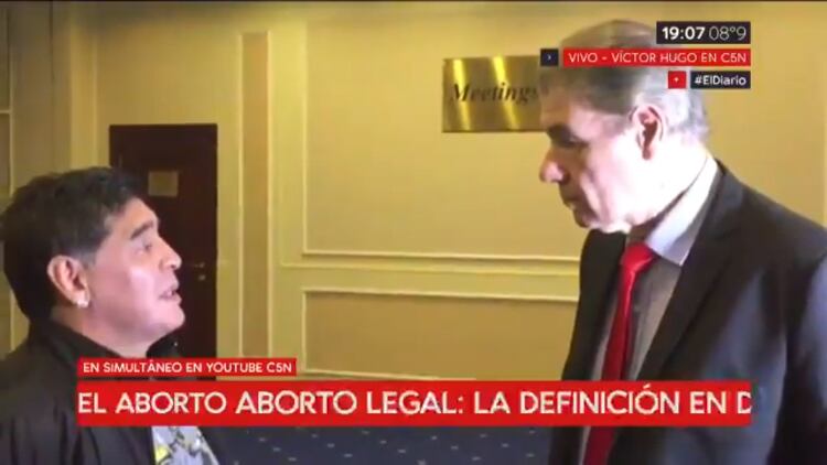 Diego Maradona y Víctor Hugo Morales en Moscú.