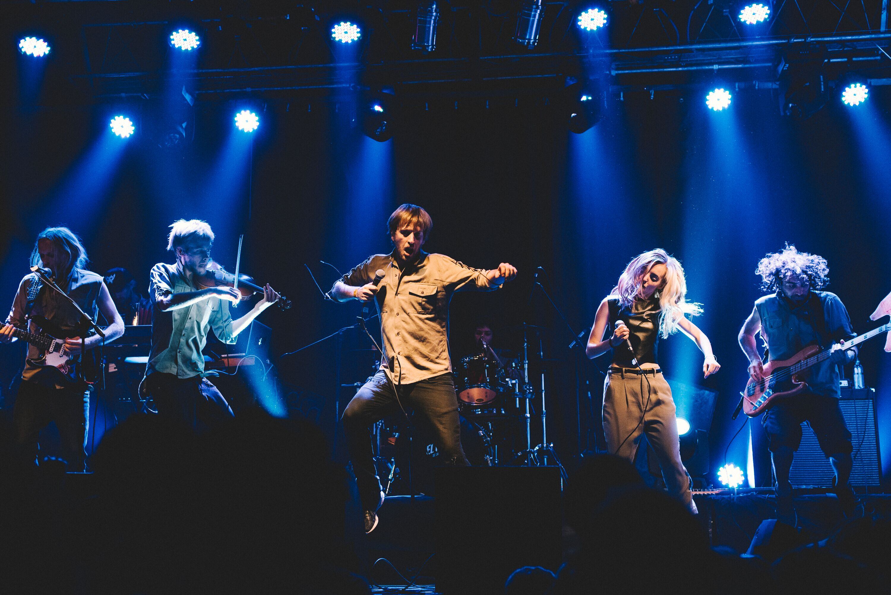 El clan Andersen toca mañana en El Teatro de Flores, en el marco de su Gira Incandescente, en la que revisan sus cinco discos