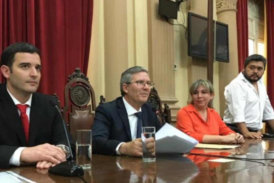 Las actuales autoridades que hoy también renuevan sus cargos