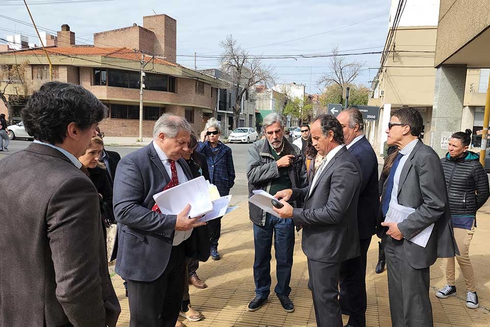 Courault en el relato ante jueces, oficiales de justicia y abogados.