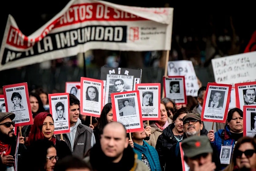Marcha en reclamo de justicia para las víctimas de Pinochet.