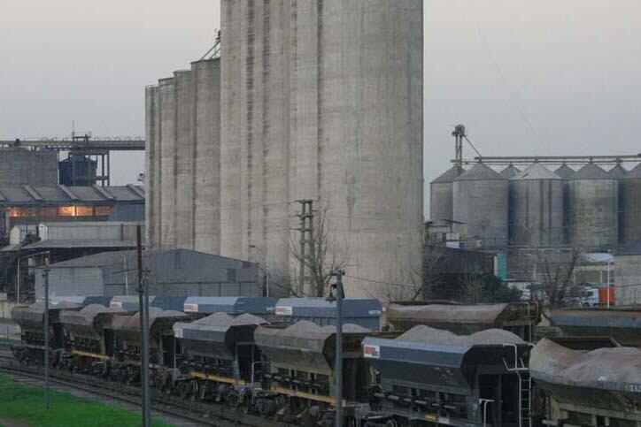 Molino Cañuelas concentra productos alimenticios de las marcas de Oro, Pureza, Cañuelas y Mamá Cocina, entre otros.