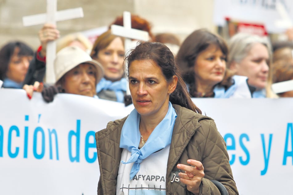 Cecilia Pando hizo un escándalo ayer en Comodoro Py al cruzarse con Parrilli y Grosman.