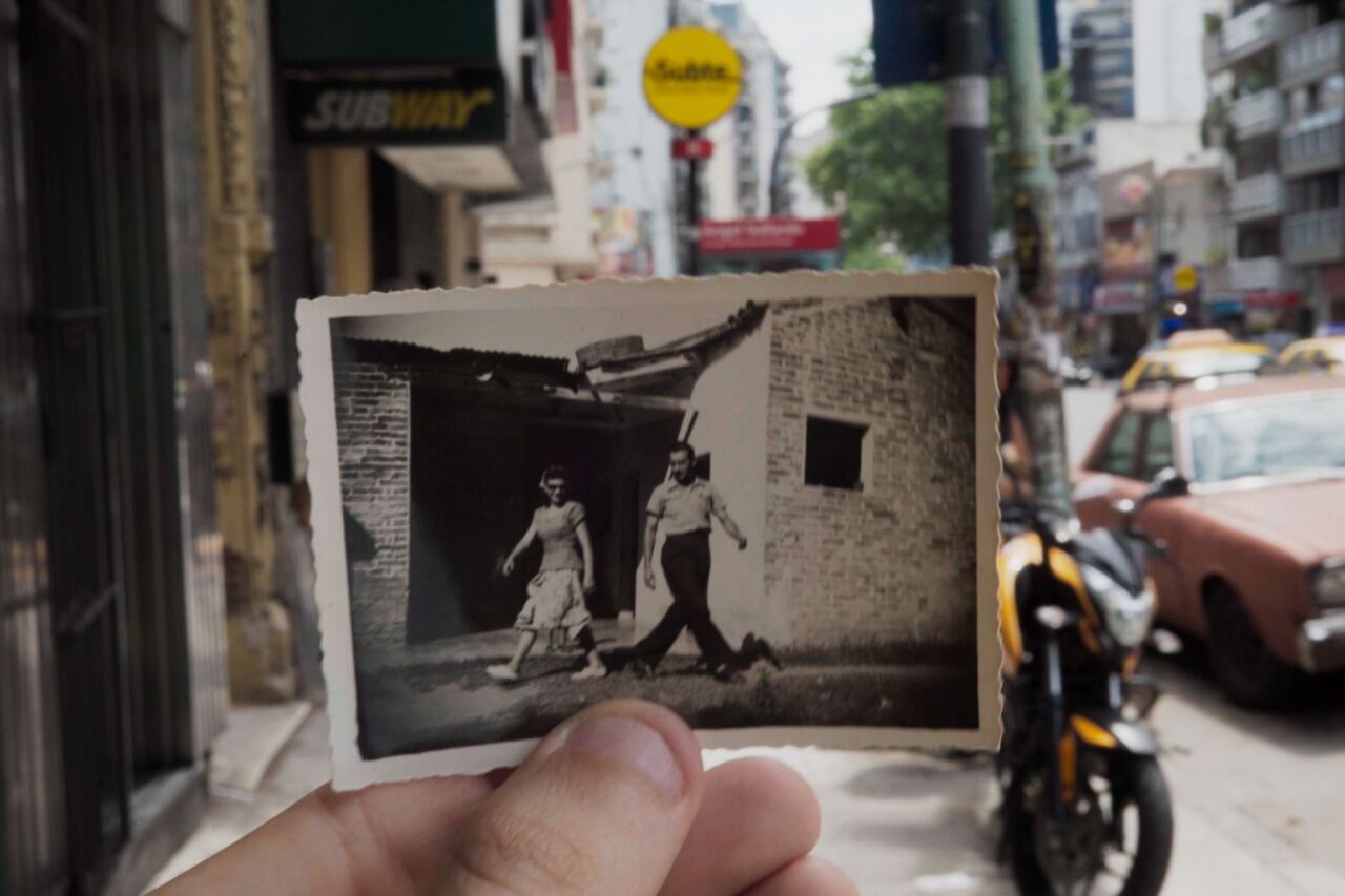 Junto a su hija, Di Tella juega a encontrar sentidos en una serie de fotos.