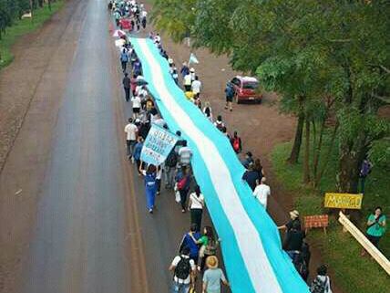 Docentes de todo el país marchan hacia la Plaza de Mayo.
