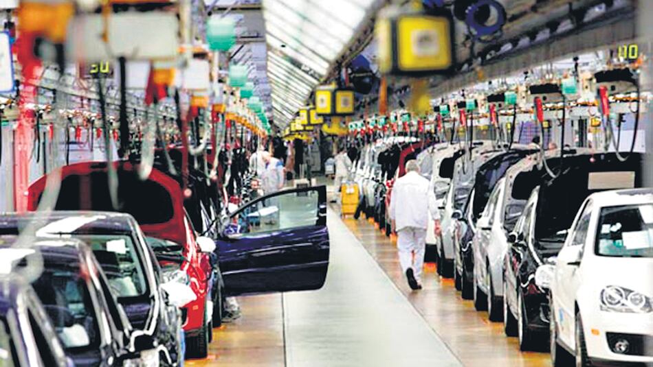 La producción local tuvo una mejor salida al exterior en agosto, aunque la balanza con Brasil sigue deficitaria.