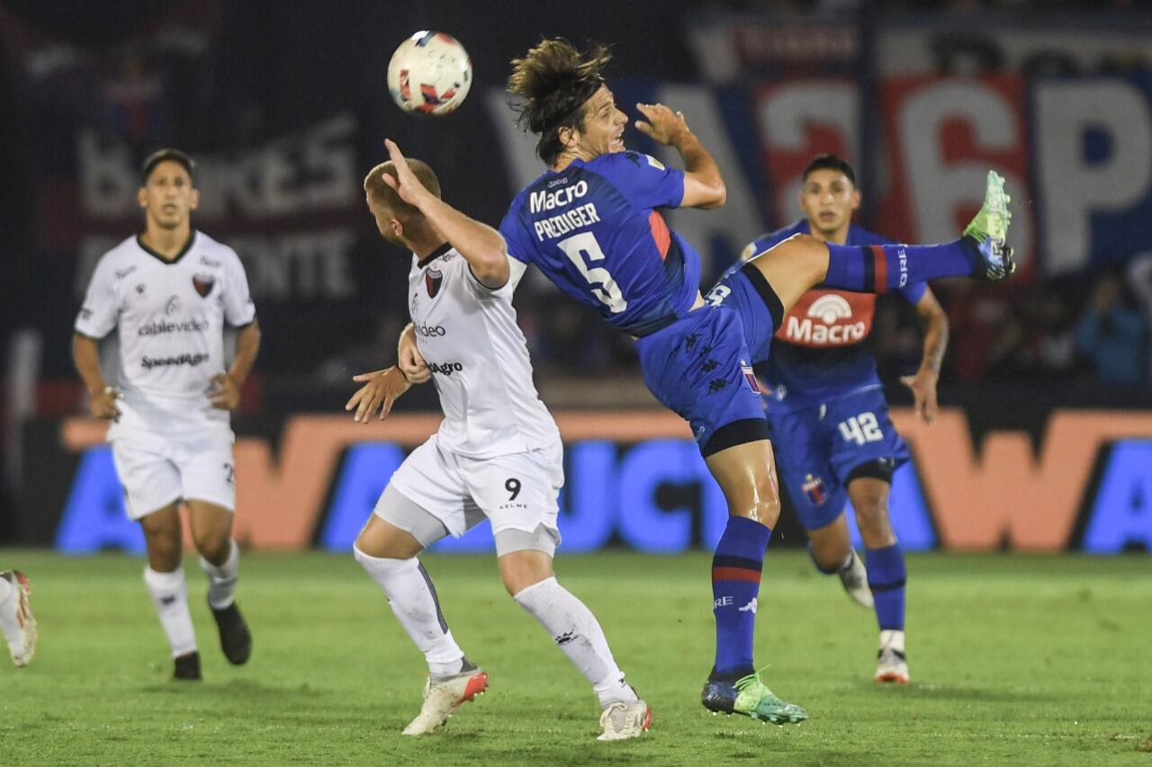 Prediger y Beltrán no encuentran el balón, pero Tigre le ganó a Colón en Victoria