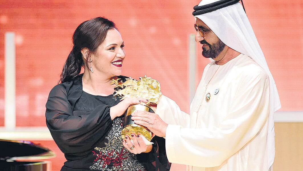 Andria Zafirakou, al recibir el premio en el Hotel Atlantis de Dubai.