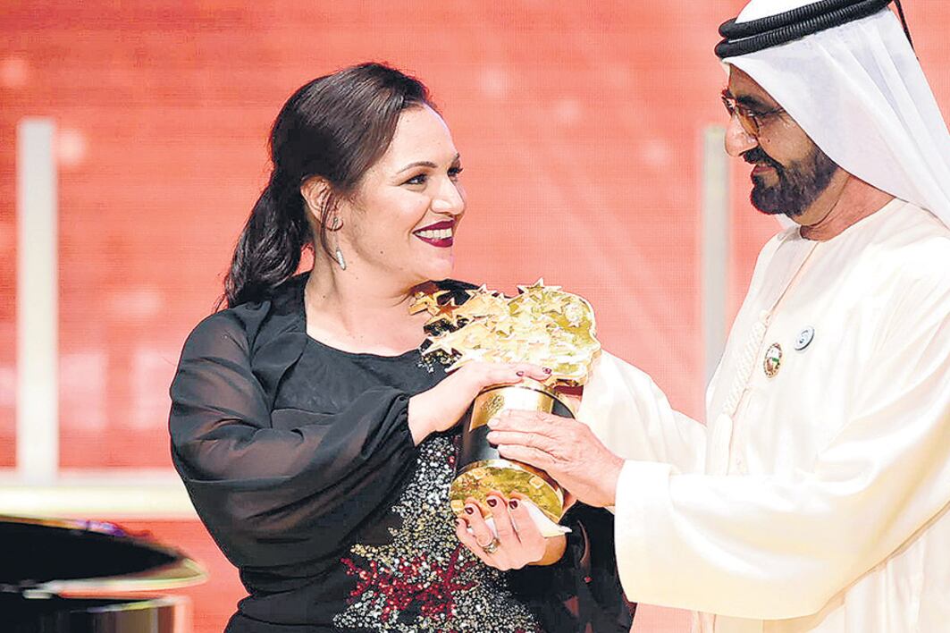 Andria Zafirakou, al recibir el premio en el Hotel Atlantis de Dubai.