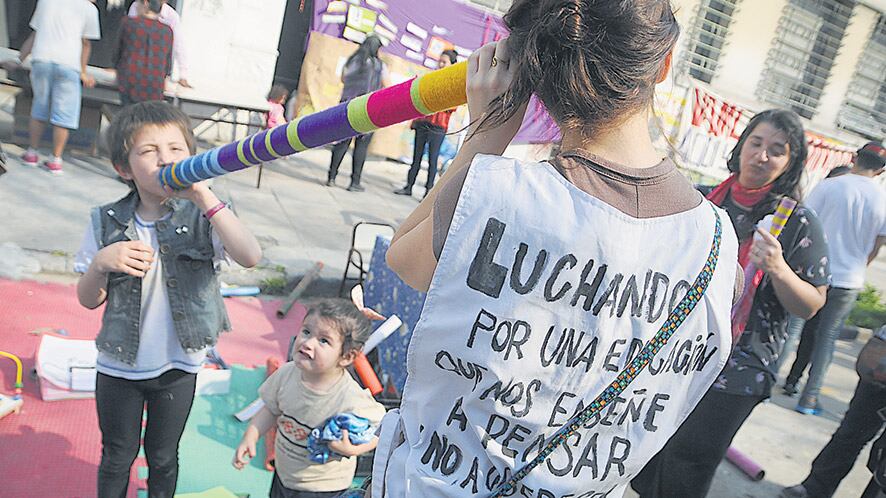 Los pibes celebran y en la celebración van construyendo un futuro que no los retenga en la calle.