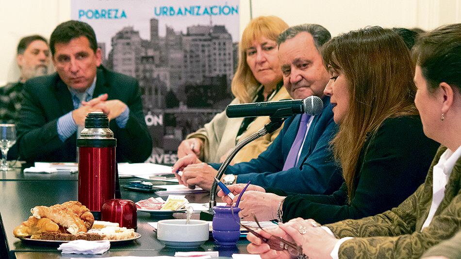Los ministros de Desarrollo Social de Tucumán, La Rioja, San Juan, Salta, Santa Cruz y La Pampa.