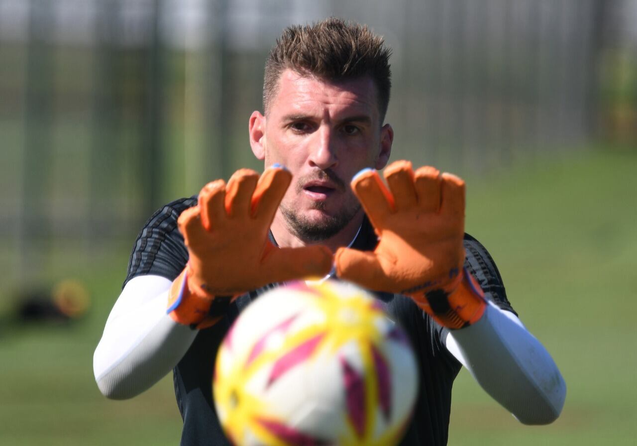 Armani seguirá jugando en River.