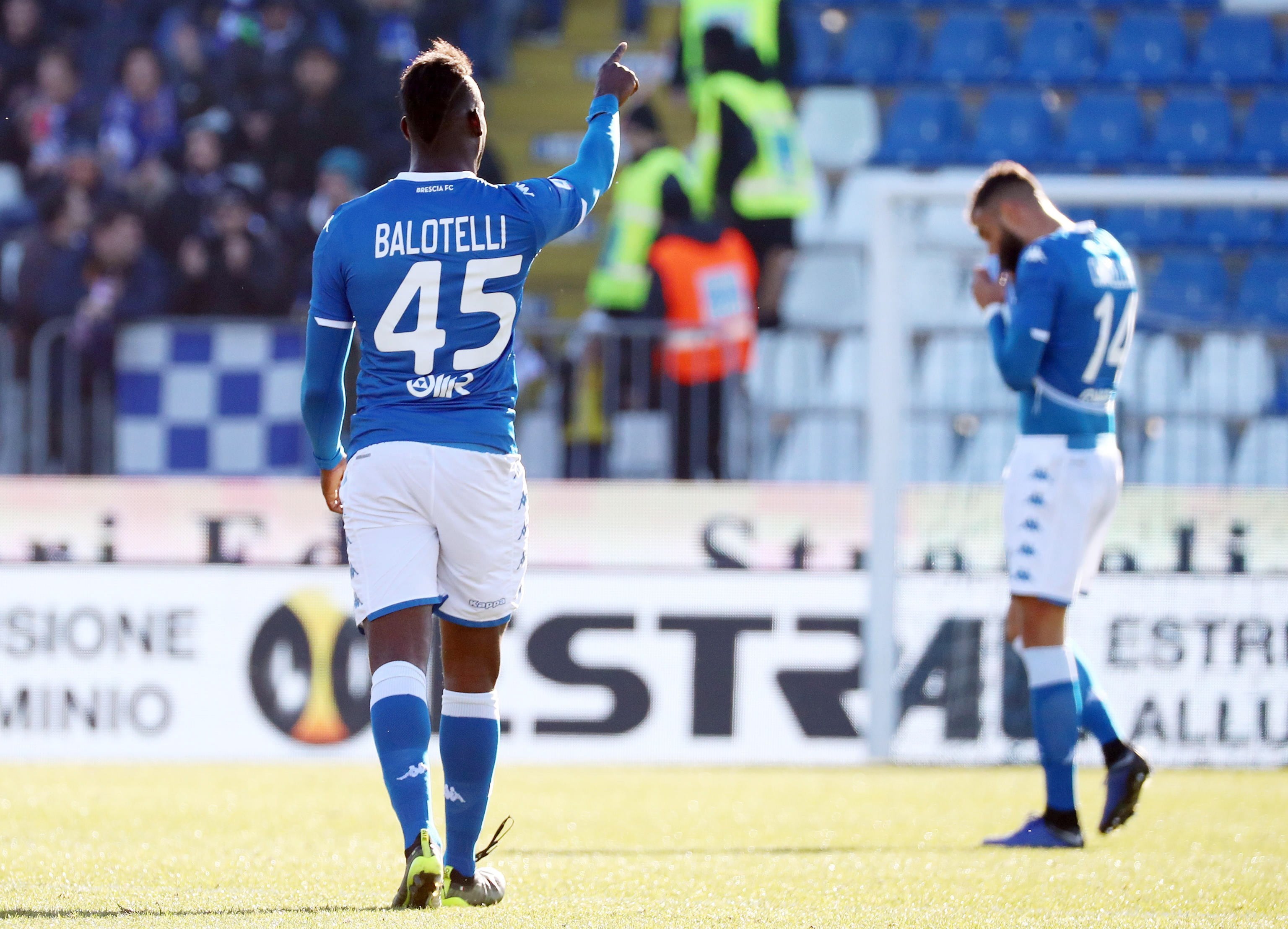 Mario Balotelli, durante el partido frente a Lazio donde recibió los cantos racistas.