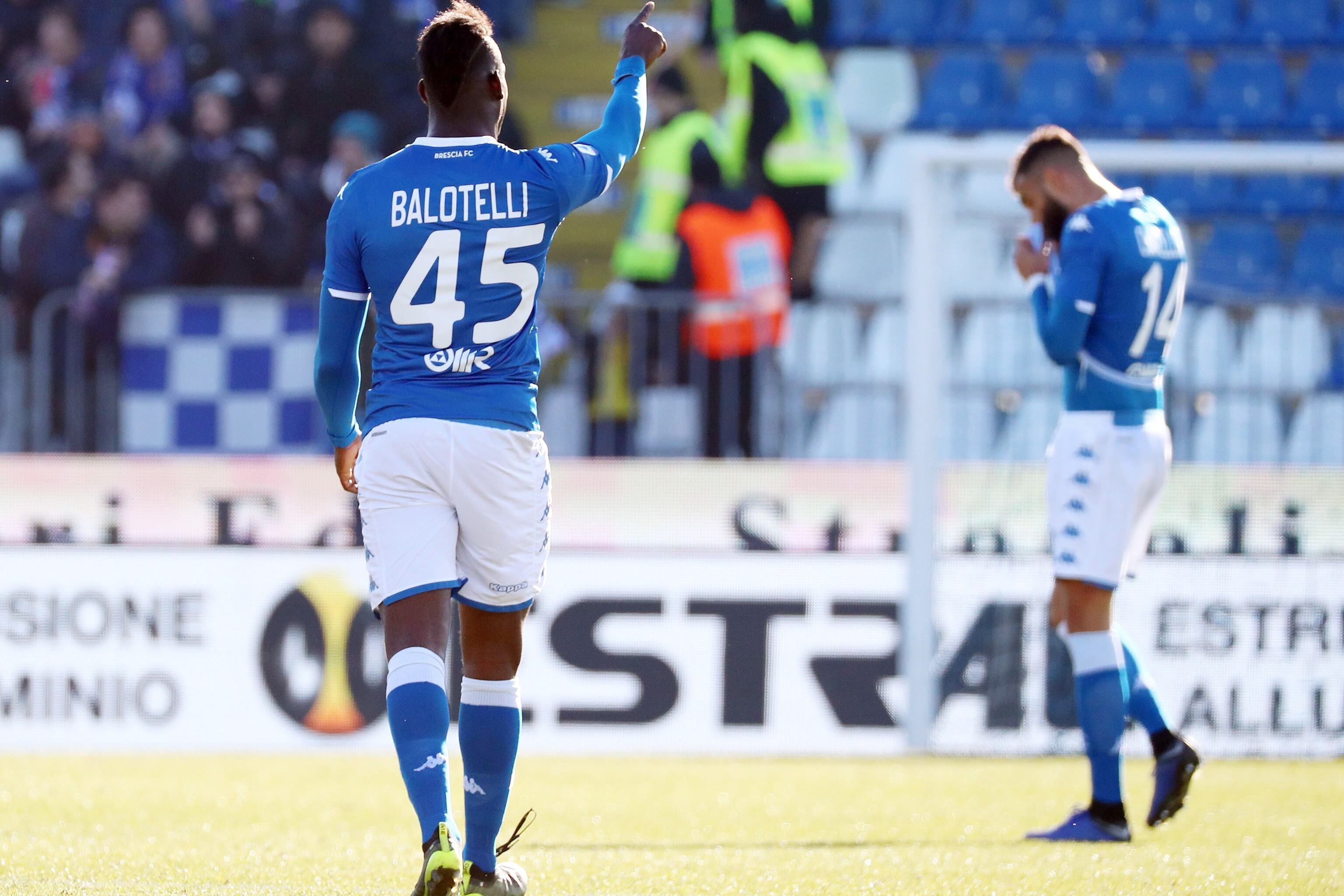 Mario Balotelli, durante el partido frente a Lazio donde recibió los cantos racistas.