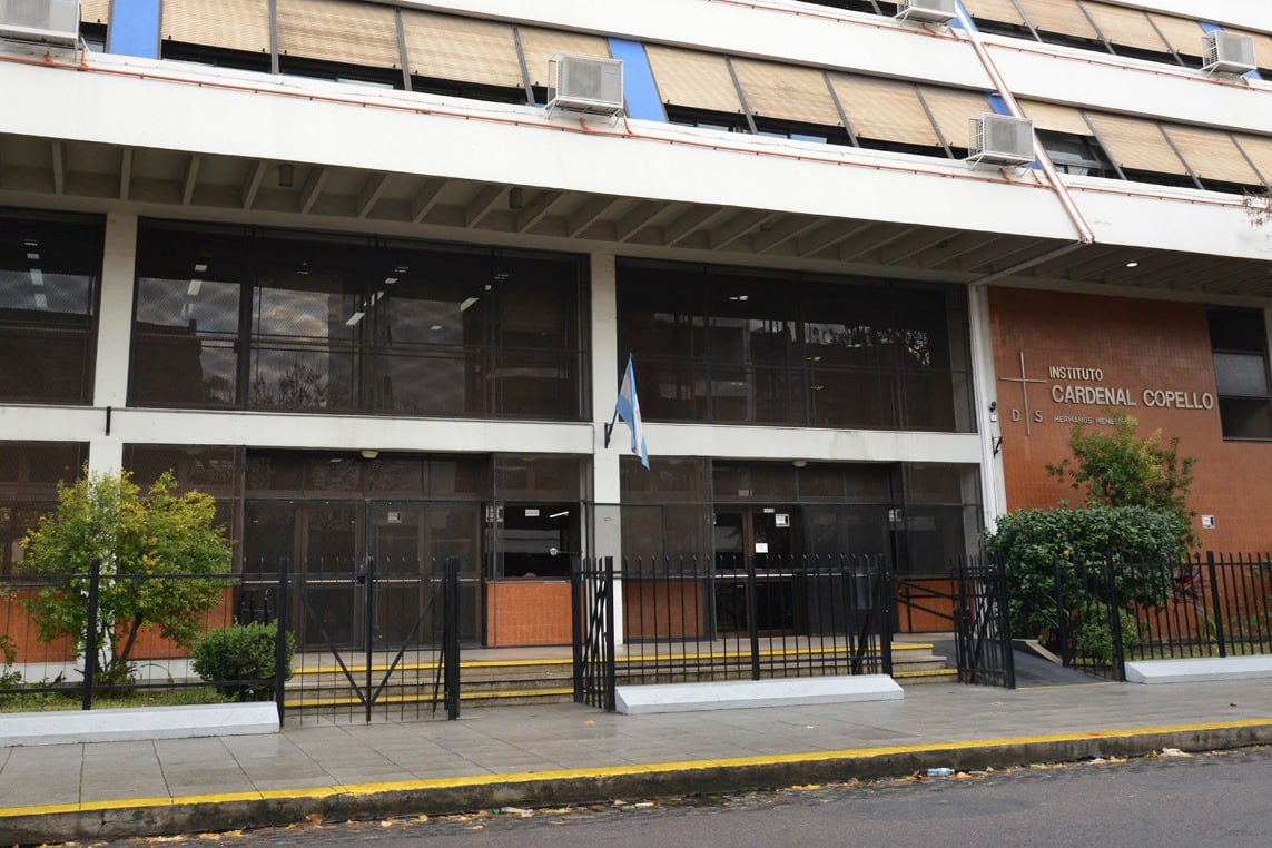 El Cardenal Copello de Villa Devoto, de cabeza al huracán anarco capitalista.