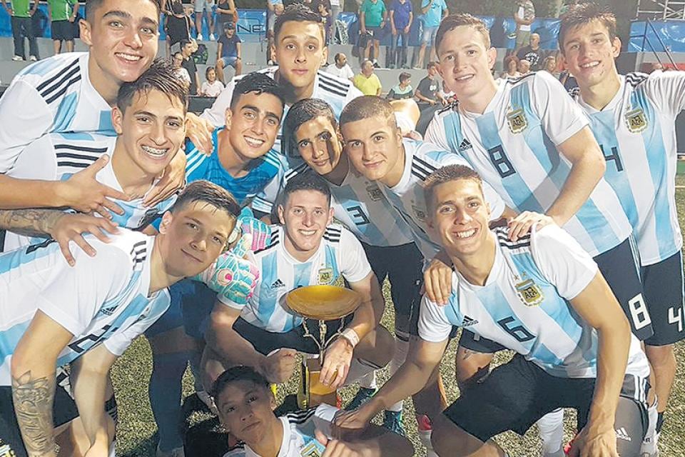 La Sub 20 que ganó la edición 2018 del torneo L’Alcudia en España.