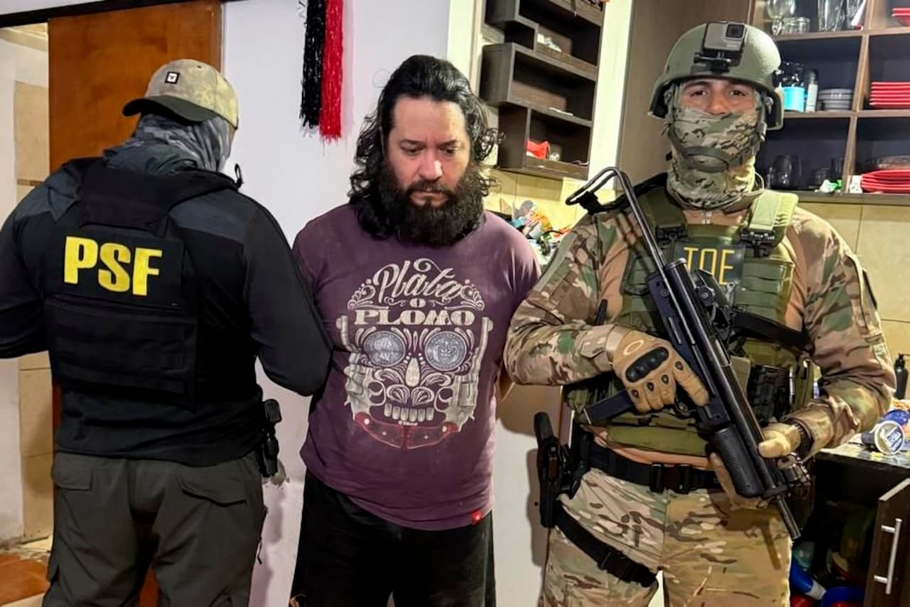 Waldo, de barba tupida, cayó preso en un edificio popular.