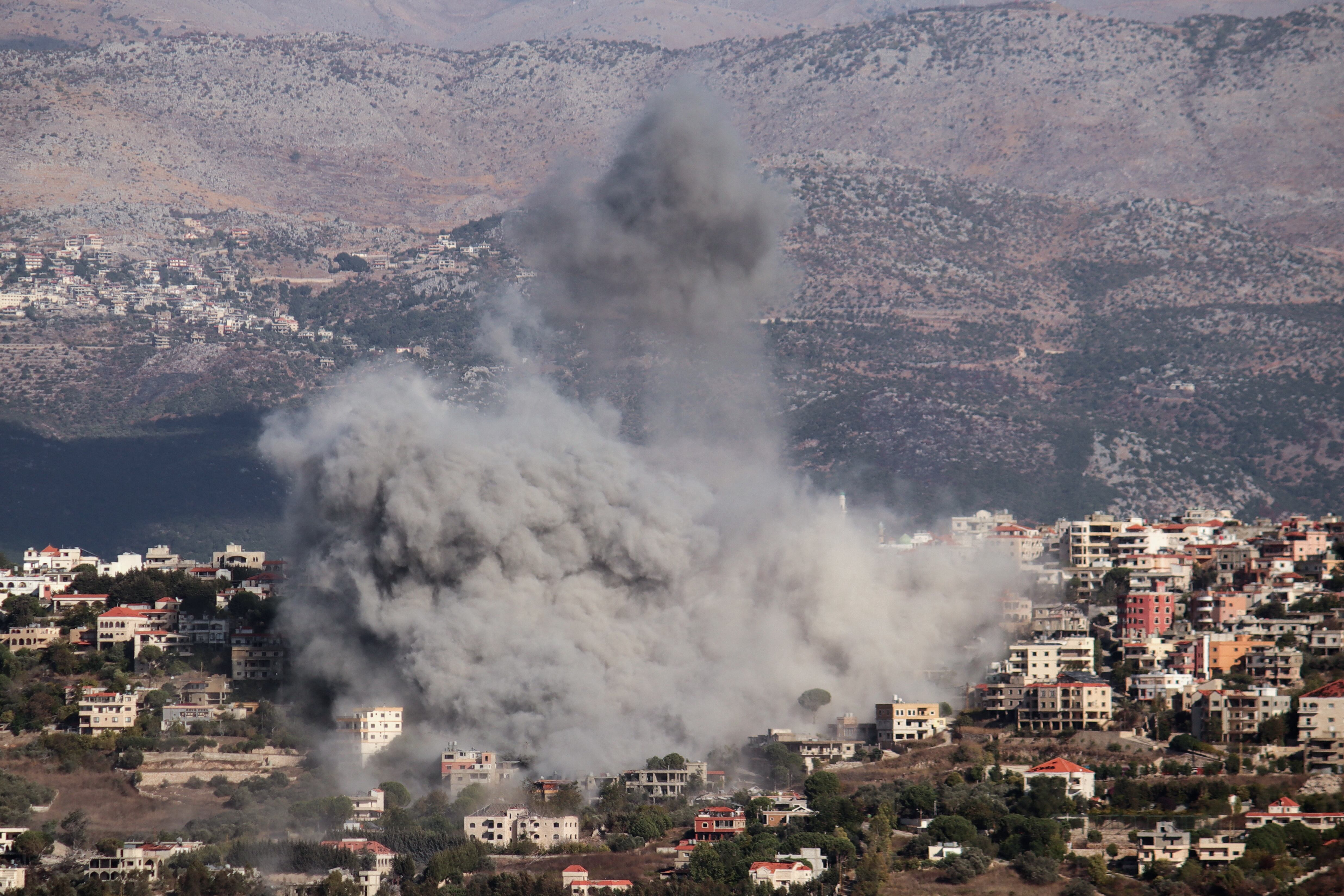 Bombardeo israelí en el pueblo de Khiam, Líbano.