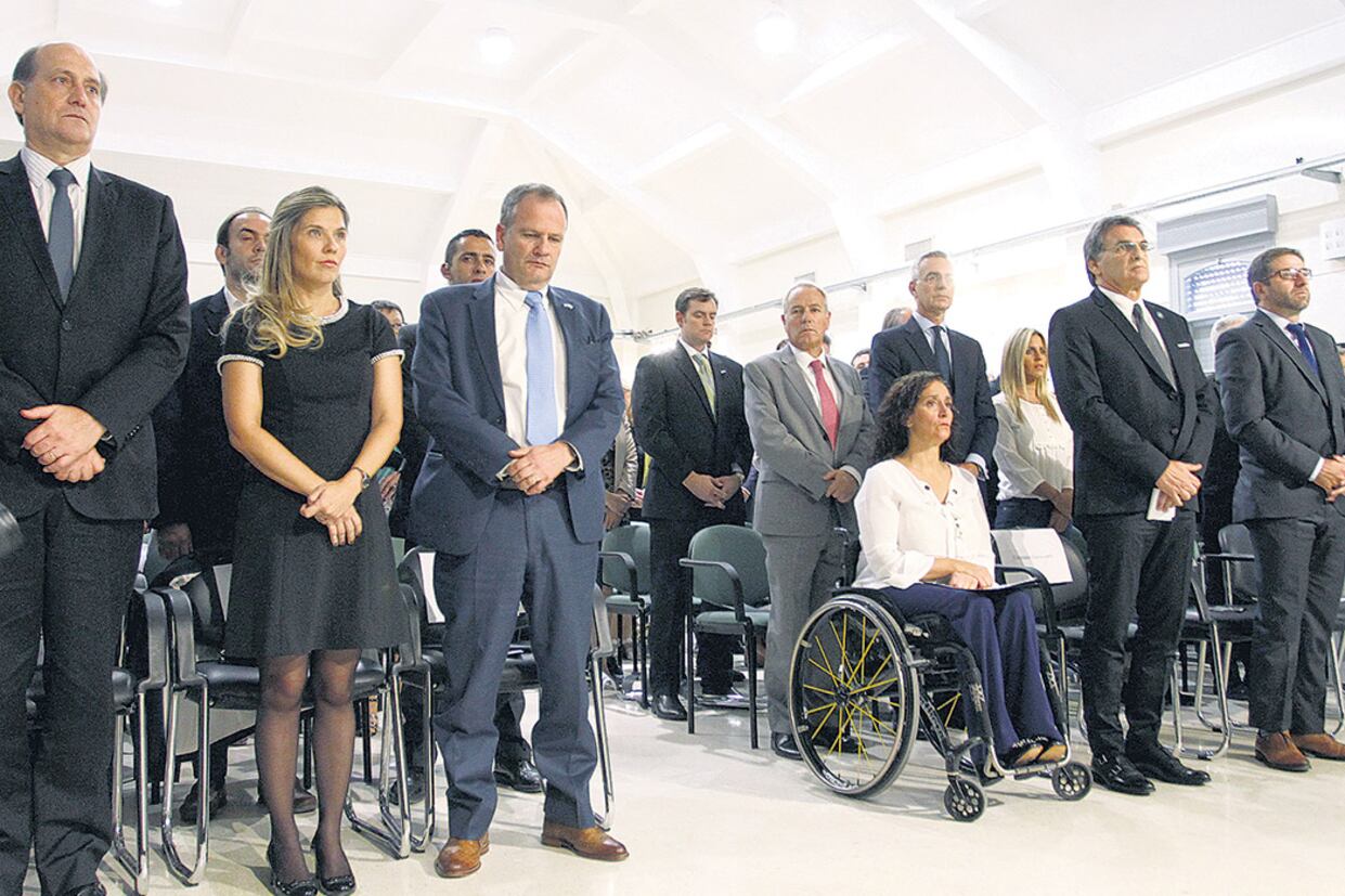 La vicepresidenta Gabriela Michetti, el secretario Claudio Avruj y referentes de la comunidad israelí.