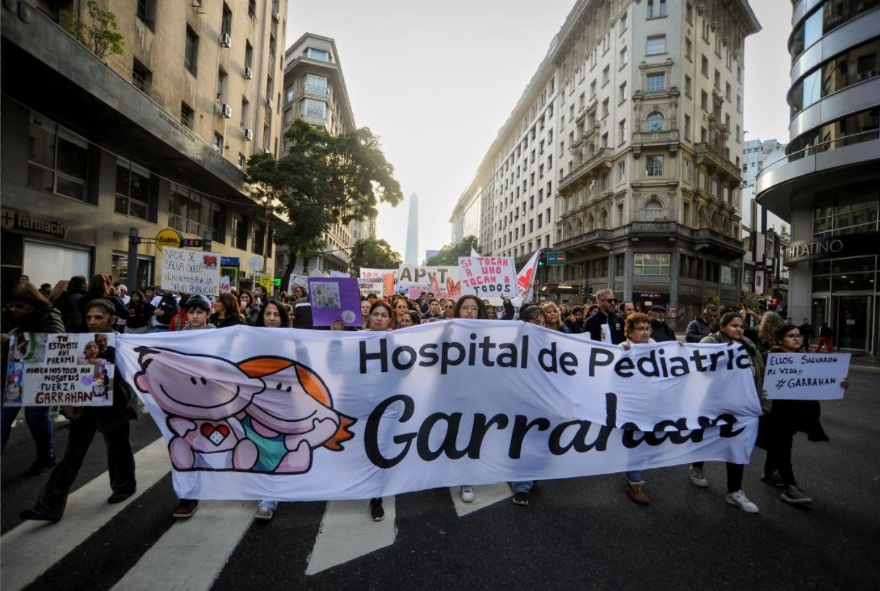 Trabajadores del Garrahan marcharon a Plaza de Mayo