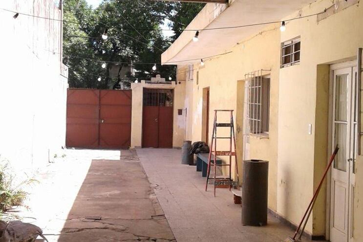 La sala, en Catamarca al 3600, fue adquirida con un subsidio del INT para el teatro independiente.