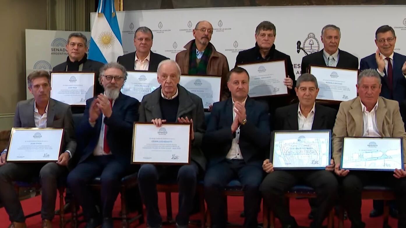 Menotti junto al plantel campeón de 1979.