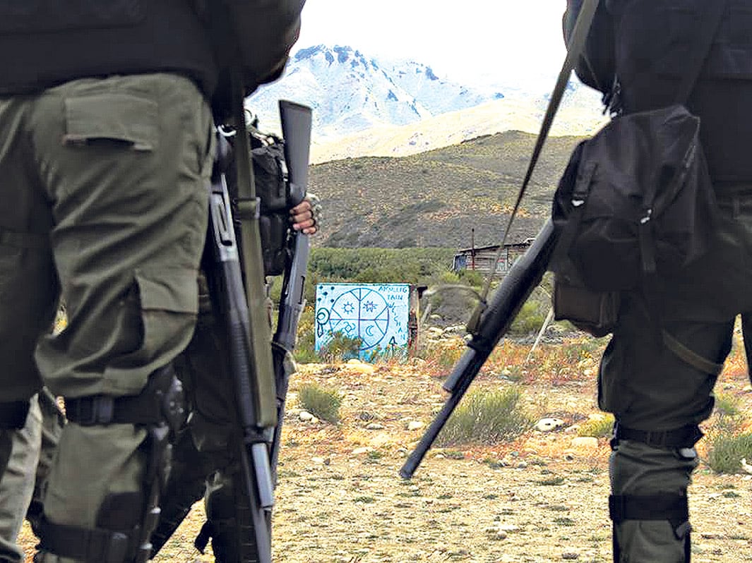 Gendarmes y policías atacaron a los mapuches el martes y el miércoles.