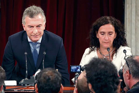 Tras el intento de salvar al Correo de una deuda millonaria, Macri delega el tema en Michetti.