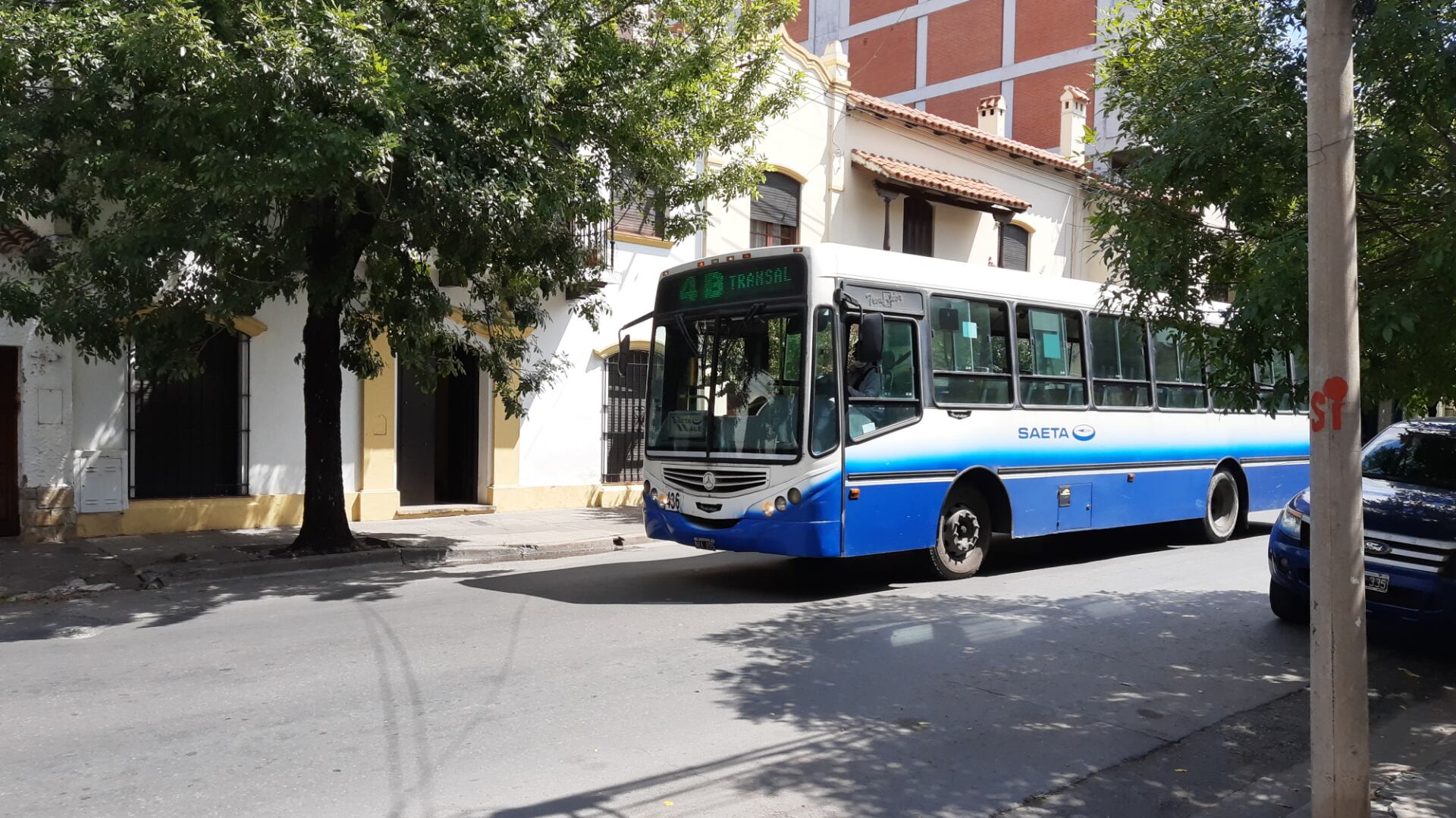 Colectivos aún serán para esenciales y presentado el permiso de circulación