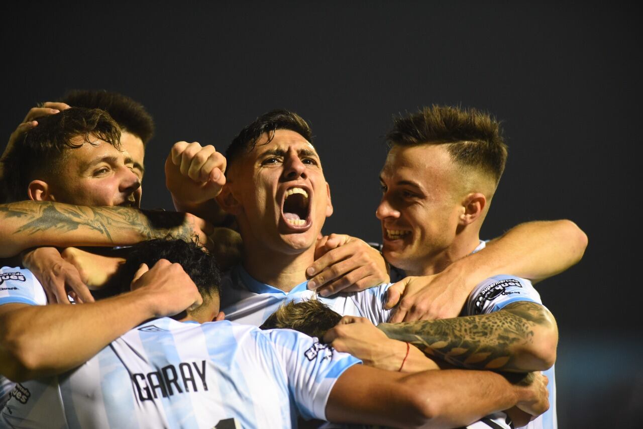 Los jugadores de Atlético festejan el gol