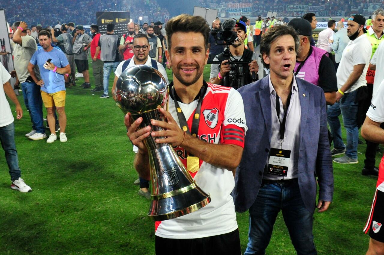 Ponzio, trofeo en mano