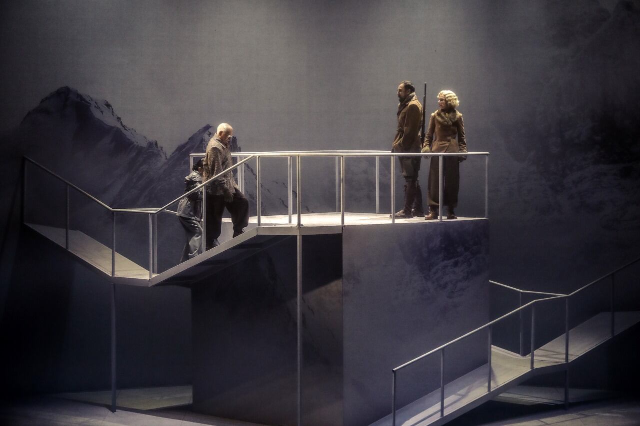 En esta obra de Ibsen, el enigma se ubica en primer plano.